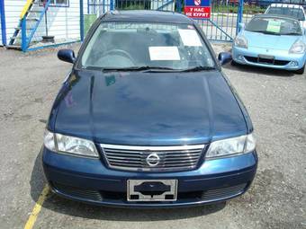 2002 Nissan Sunny Photos