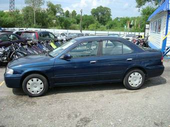 2002 Nissan Sunny Pictures