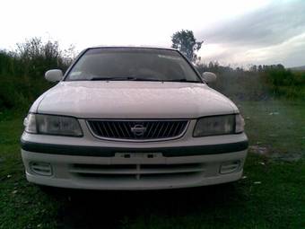 2002 Nissan Sunny Pictures