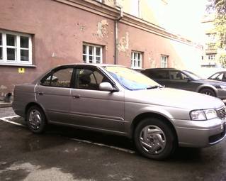 2002 Nissan Sunny Photos