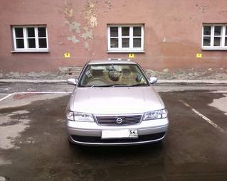 2002 Nissan Sunny Pictures