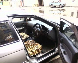 2002 Nissan Sunny Photos