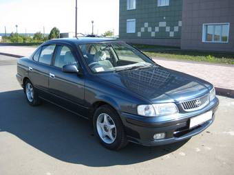 2002 Nissan Sunny Photos