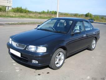 2002 Nissan Sunny Pictures