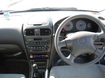 2002 Nissan Sunny Photos