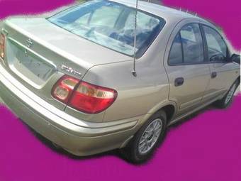 2002 Nissan Sunny Pictures