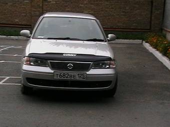 2002 Nissan Sunny Pictures