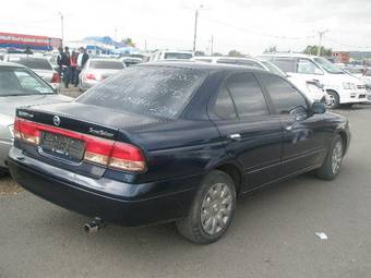 2002 Nissan Sunny Pictures