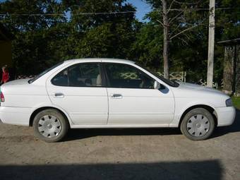 2002 Nissan Sunny Photos