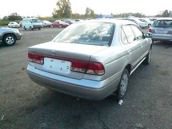 2002 Nissan Sunny Pictures