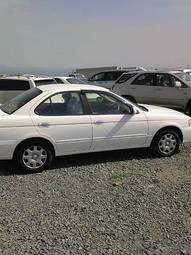 2002 Nissan Sunny Pictures