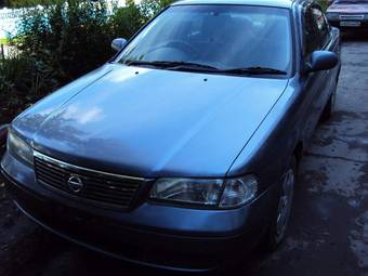 2002 Nissan Sunny Pictures