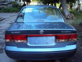 2002 Nissan Sunny Photos