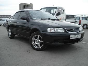 2002 Nissan Sunny Photos