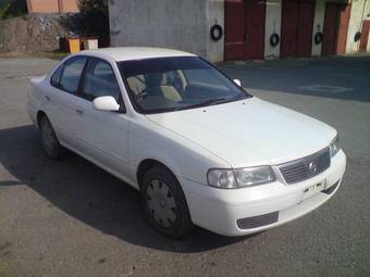 2002 Nissan Sunny Photos