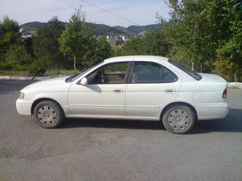 2002 Nissan Sunny Wallpapers