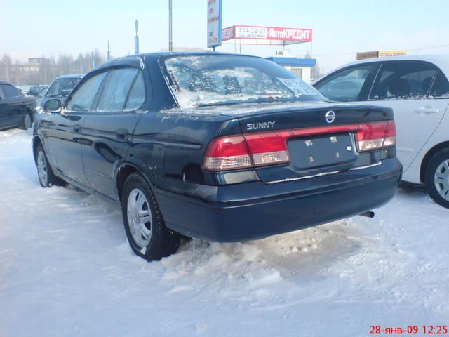 2003 Nissan Sunny
