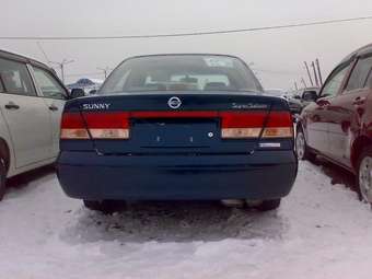 2003 Nissan Sunny Photos