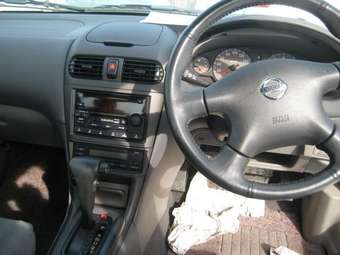 2003 Nissan Sunny Pictures