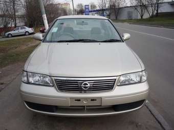 2003 Nissan Sunny Pictures