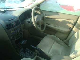 2003 Nissan Sunny Photos