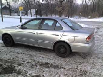 2003 Nissan Sunny Pictures