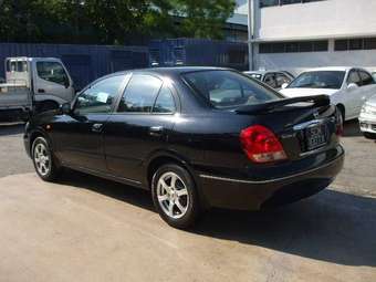 2003 Nissan Sunny Pictures