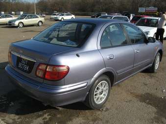 2003 Nissan Sunny Pictures