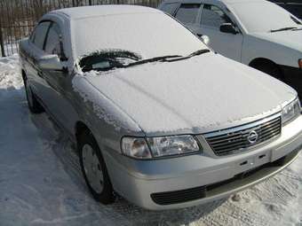 2003 Nissan Sunny Photos