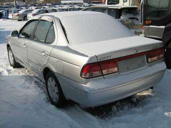 2003 Nissan Sunny Pictures