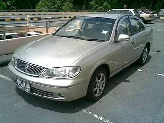 2003 Nissan Sunny Photos