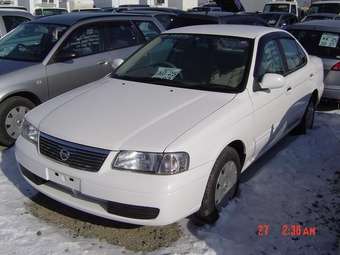 2003 Nissan Sunny Pictures