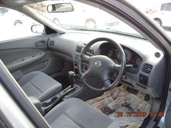2003 Nissan Sunny Pictures