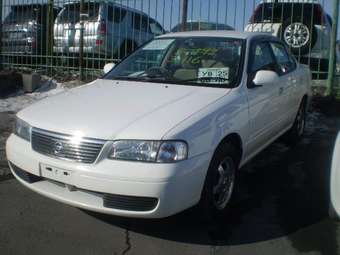 2003 Nissan Sunny Pictures