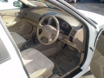 2003 Nissan Sunny Photos