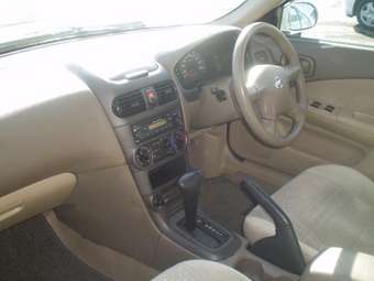 2003 Nissan Sunny Pictures