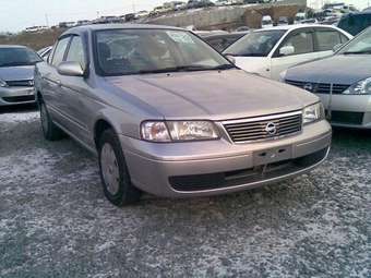 2003 Nissan Sunny Pictures