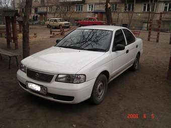 2003 Nissan Sunny Photos