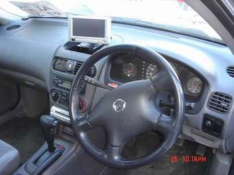 2003 Nissan Sunny Images