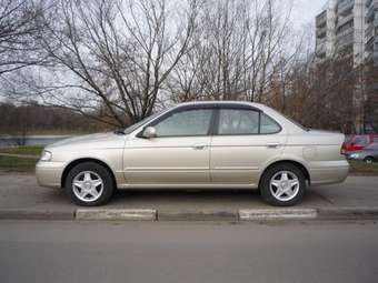 2003 Nissan Sunny Pictures