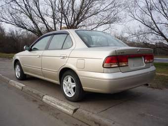 2003 Nissan Sunny Photos