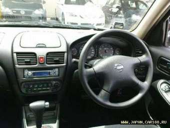 2003 Nissan Sunny Pictures