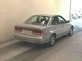 2003 Nissan Sunny Photos