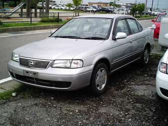 2003 Nissan Sunny Pictures
