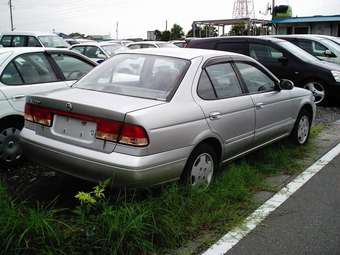 2003 Nissan Sunny Photos