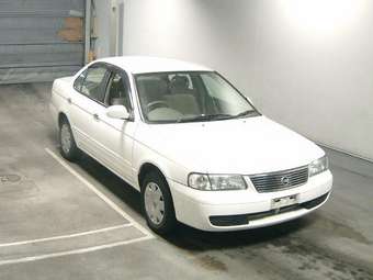 2003 Nissan Sunny Pictures