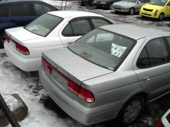 2003 Nissan Sunny Photos