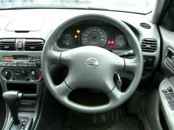 2003 Nissan Sunny Pictures