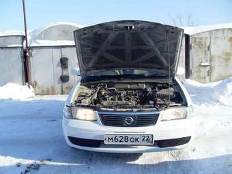 2003 Nissan Sunny Photos