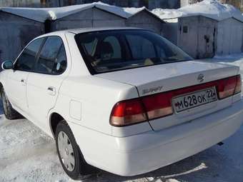 2003 Nissan Sunny Pictures